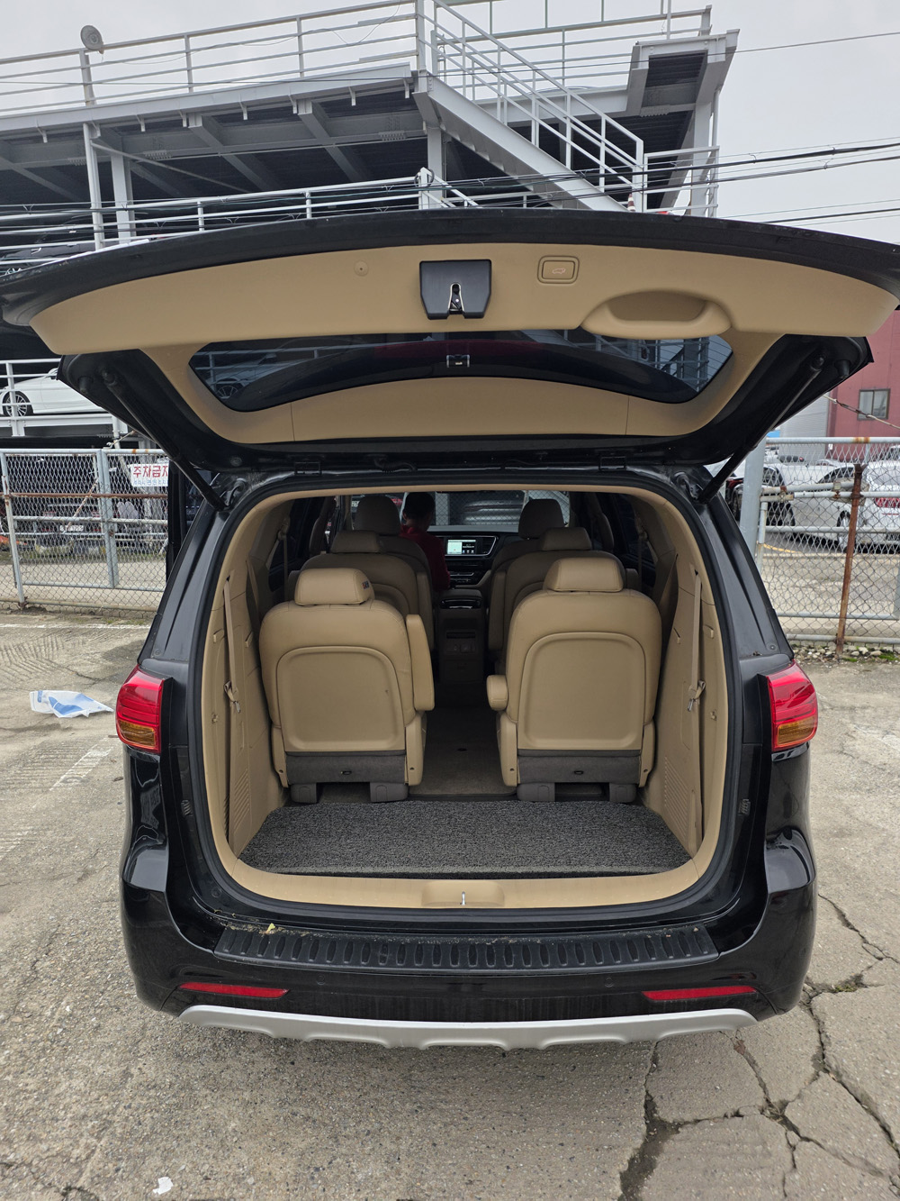 16hp8jw08m61489630.jpg