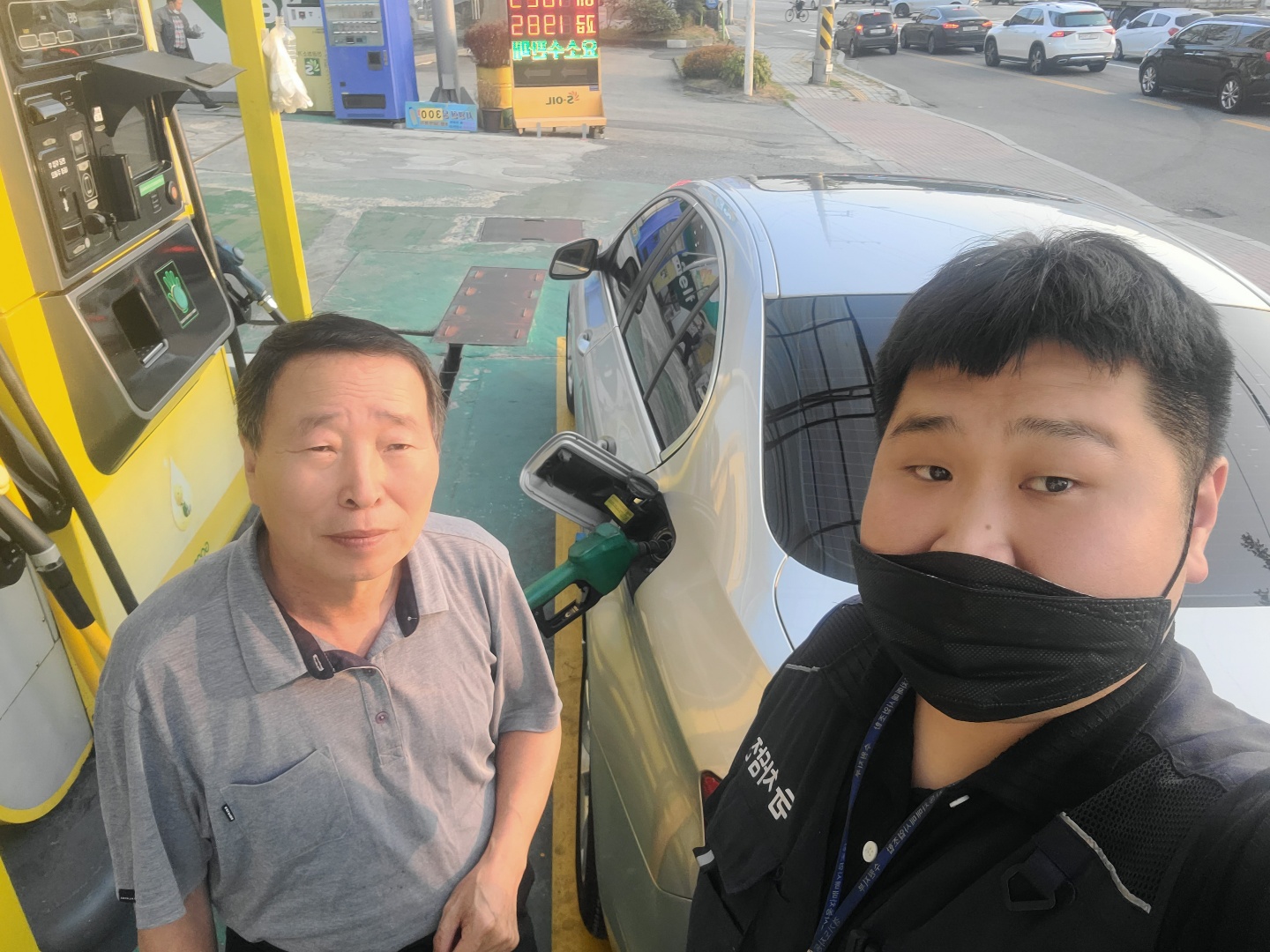재방문해 선택한 BMW 520D 중고차