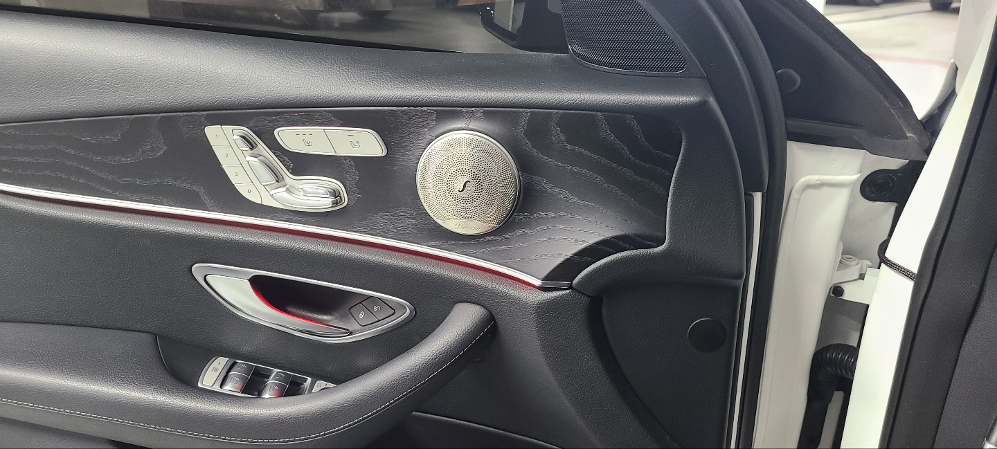 65gtvm692sda.jpg