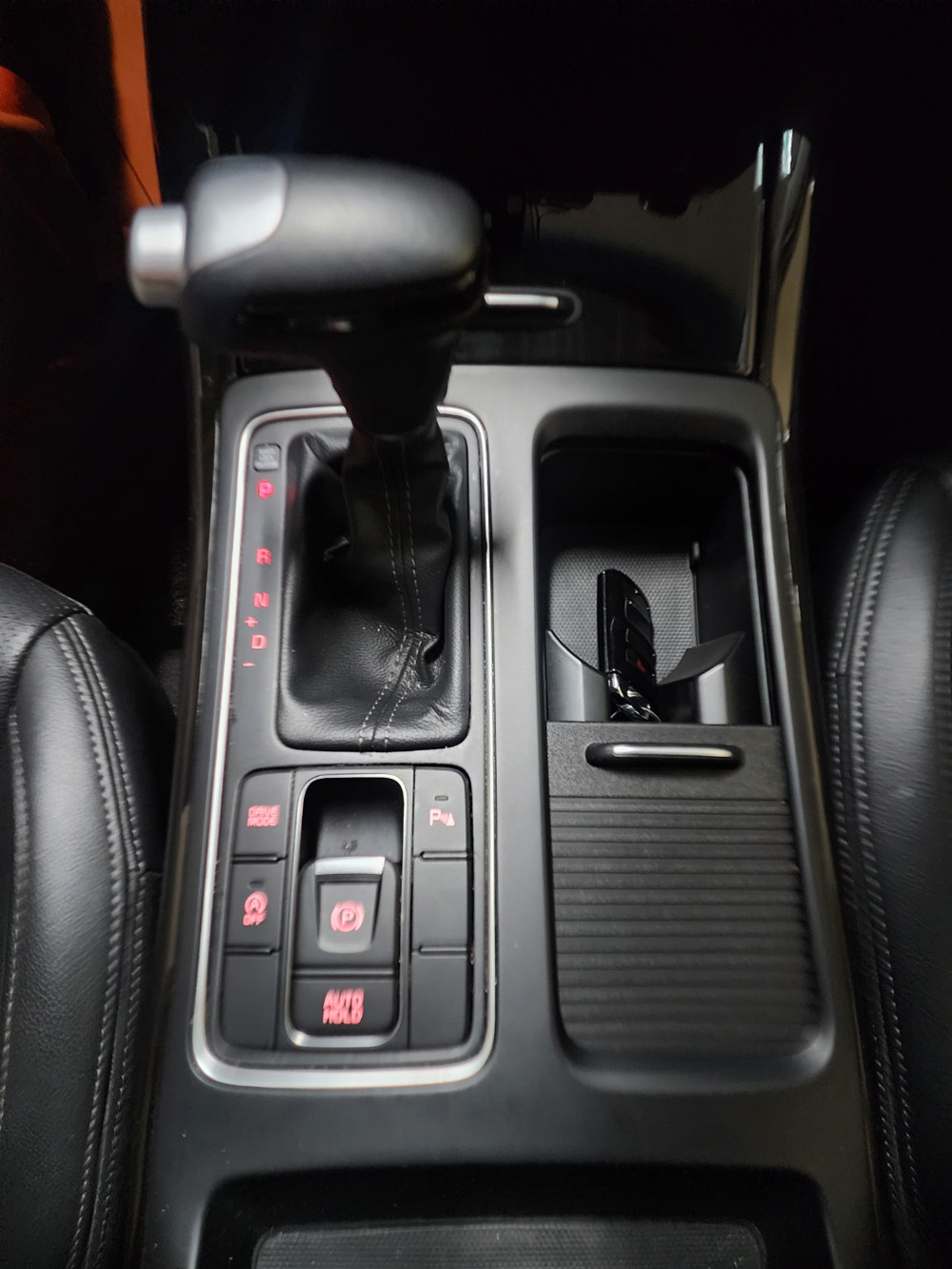 425j8xiq43px763189.jpg