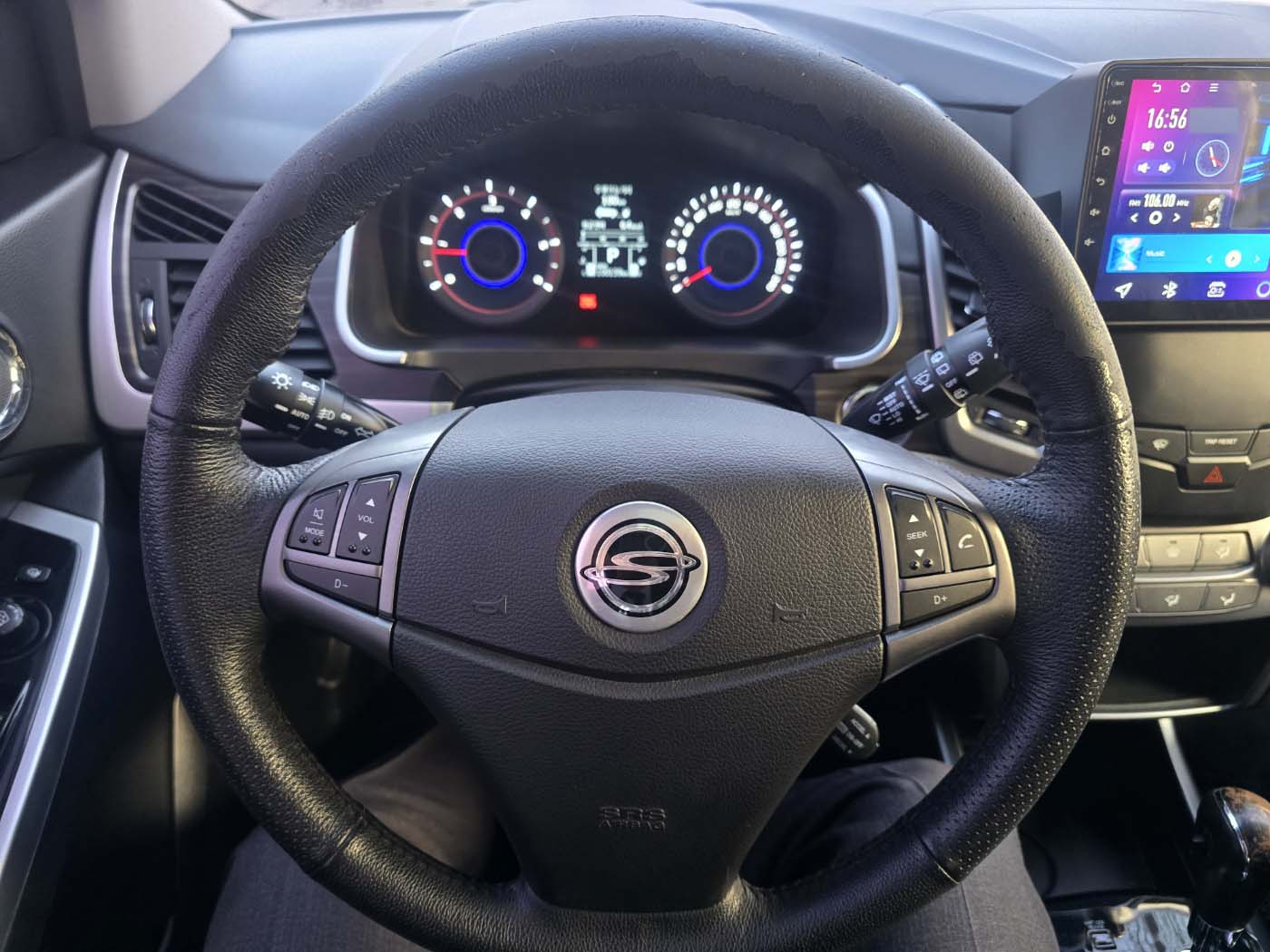 43sx4arp0y2q674996.jpg