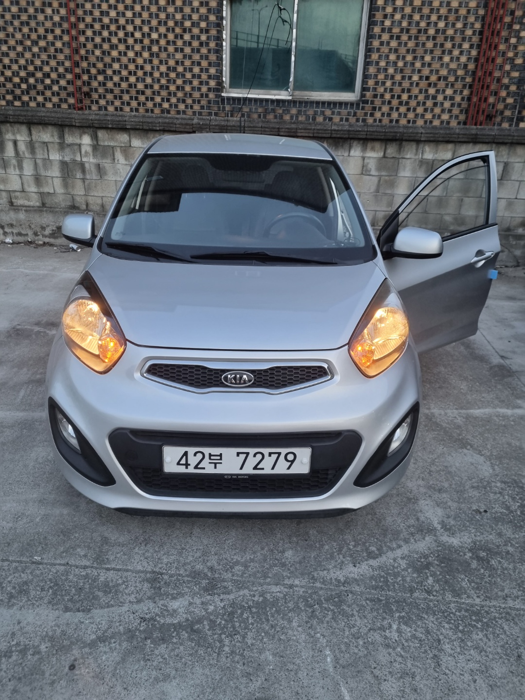 1enq15i38yzx.jpg