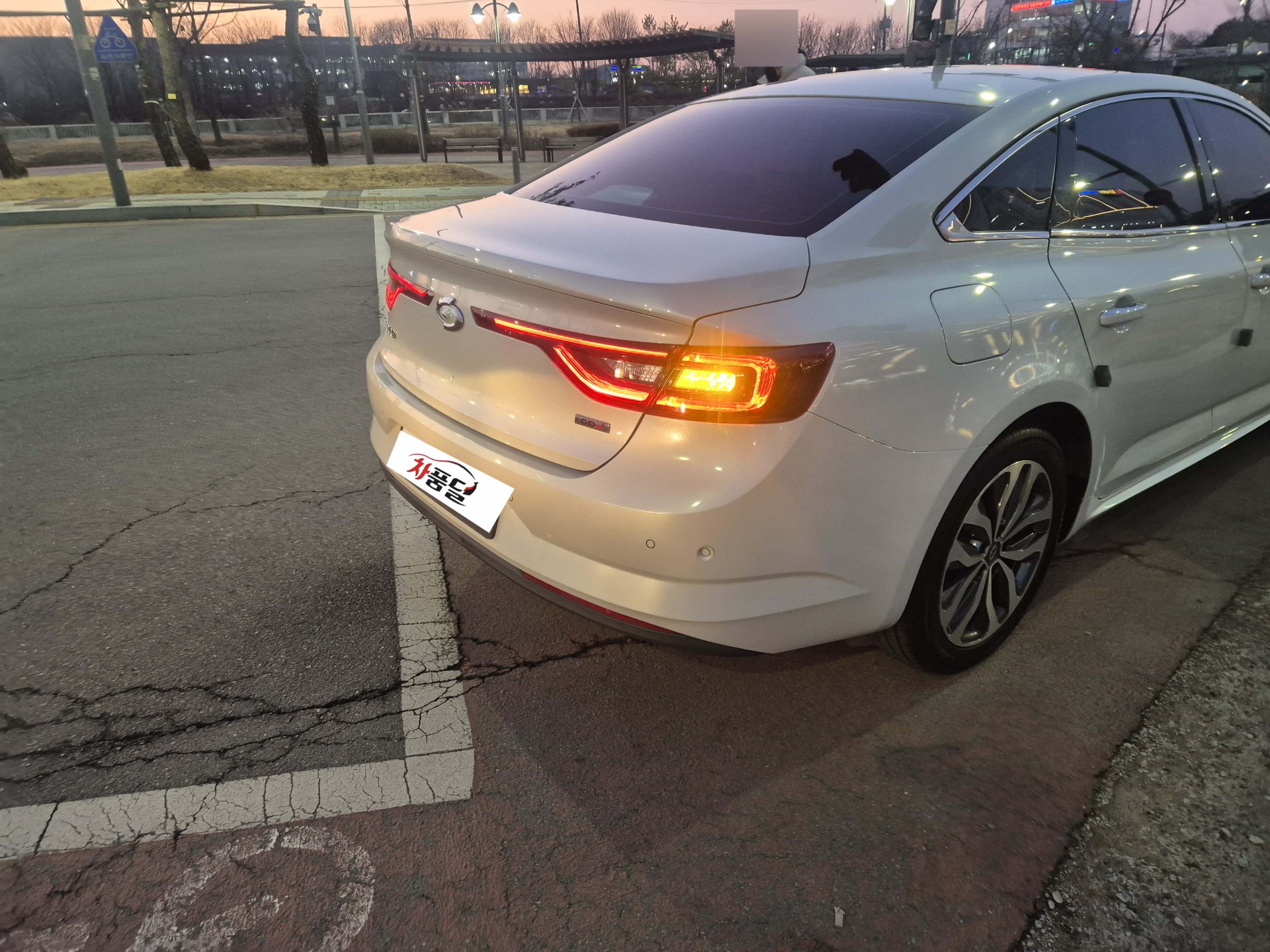 3huuogae6n76822598.jpg